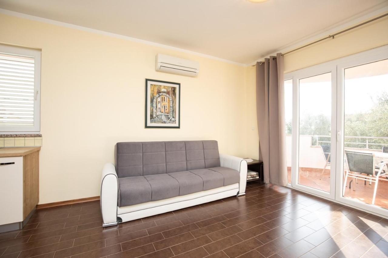 Apartments Bella Vista Krk Town Esterno foto