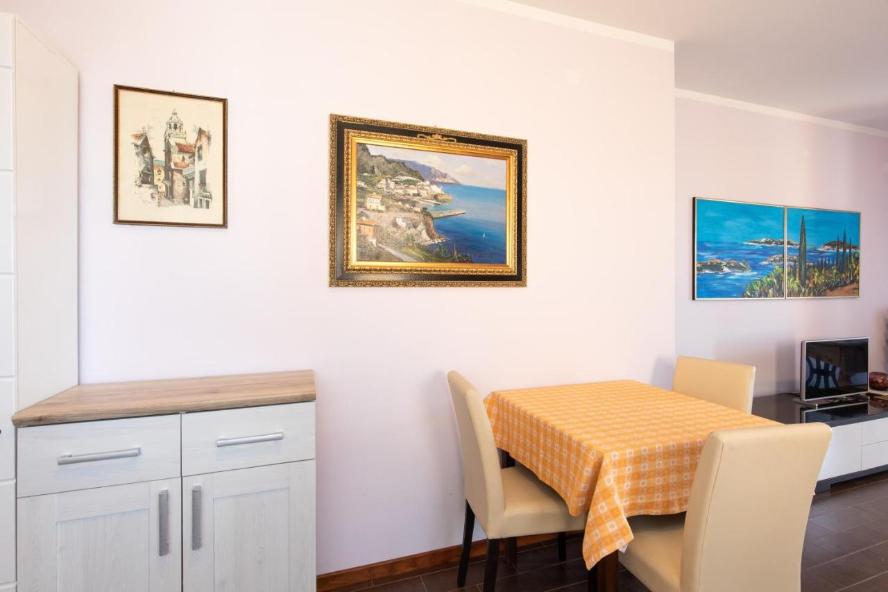 Apartments Bella Vista Krk Town Esterno foto